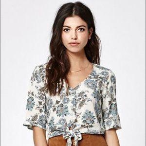 Kendall & Kylie short sleeve button down with tie